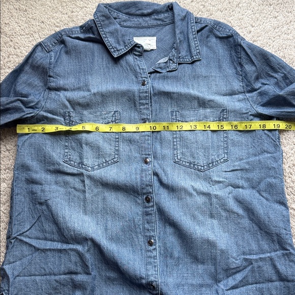 Caslon Chambray Button-Up Shirt | Medium Was Denim | Size Small Petite - Picture 7 of 9